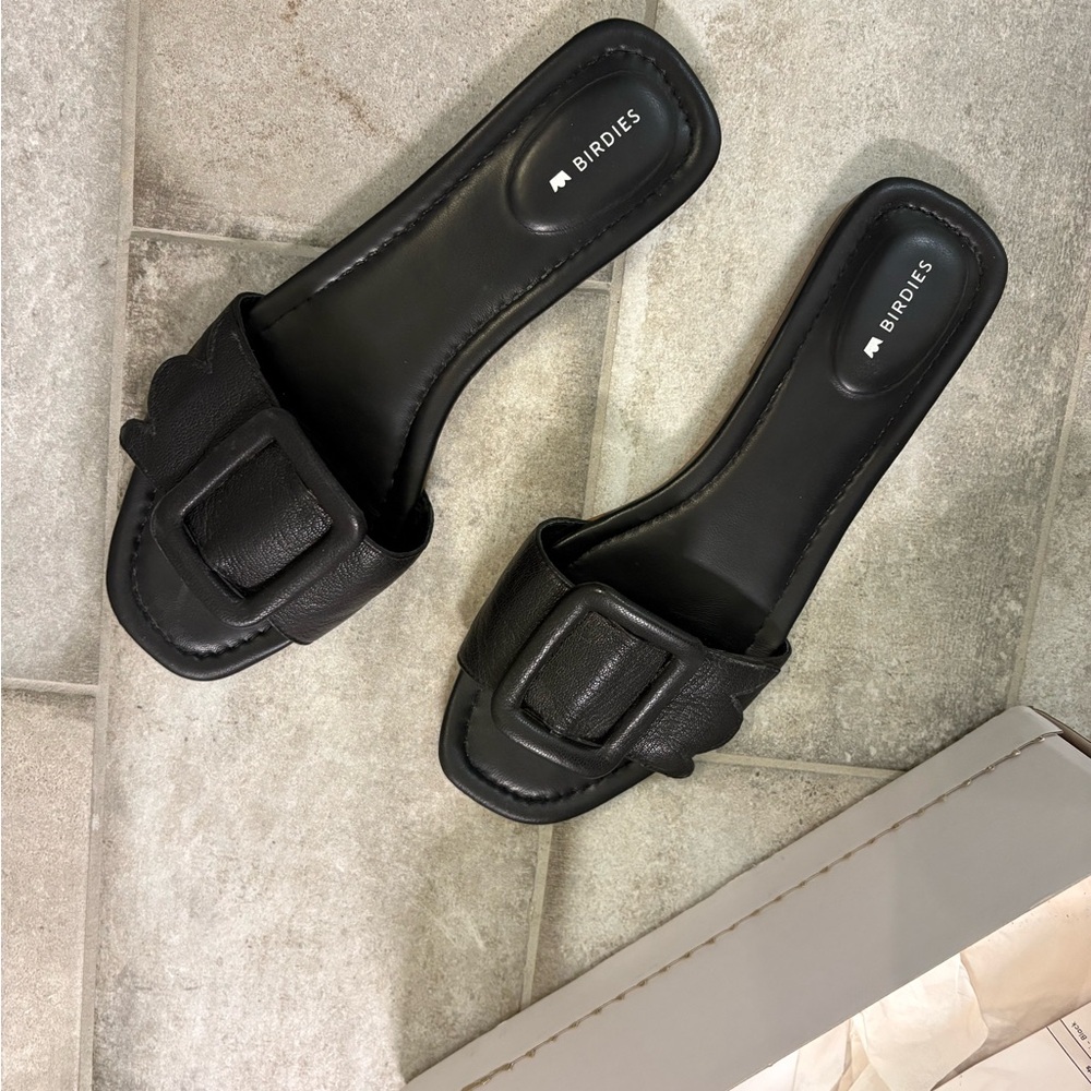 Birdies Women's Black Slide Sandals with Buckle, The Kiwi. Worn just a few times - Picture 2 of 4